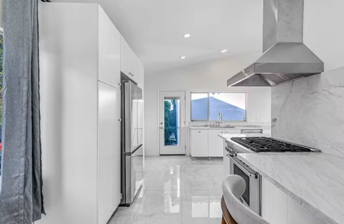 Los Feliz House | 3BD 2BA House Breathtaking Views in Los Feliz Hills