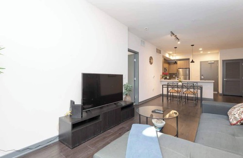 Little Tokyo Apartment | 3BR Modern Home with Balcony & Rooftop Pool,