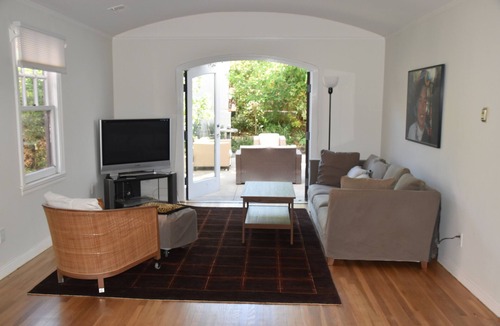 Petaluma House | 4 bed 3 bath house in wine area near SF. Walk to town. Dog friendly PLV120240032