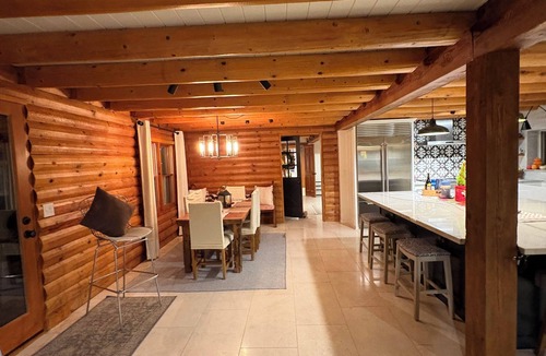 Templeton Cabin | 4-bedroom cabin in marvelous Wine Country in the Central Coast with cozy charm