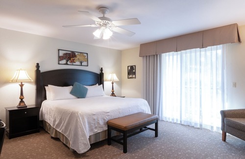 San Diego Country Estates Hotel | 4 Units | 2BR w/Full Kitchen | Balcony | Free Parking | Outdoor Pool