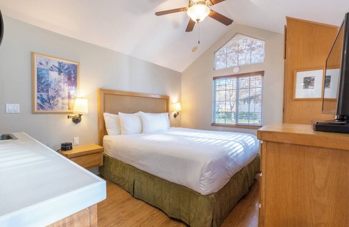 Napa Hotel | 4 Units | Pool & Free Parking | Near Downtown Napa