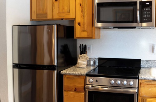 Tahoya Shores Hotel | 4 Units Studios | Kitchen | Pool | Parking | Lake Tahoe Access
