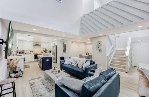 Menlo Park House | 493- Grandeur Family Home AC & Patio near Meta & Stanford