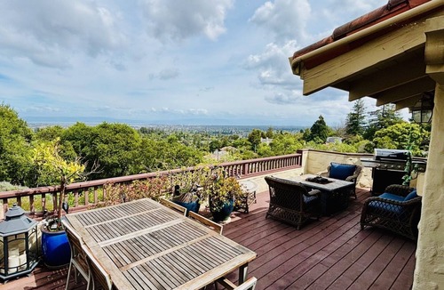Emerald Hills House | 4BR/3BA retreat with stunning Silicon Valley views