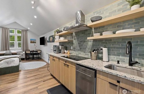 Park Pointe House | 4BR House Tiger Mountain Retreat w/Guest Suite & Views