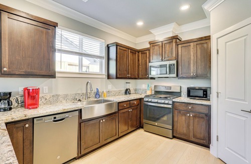 Shasta Lake House | 5 Mi to Shasta Lake: Newly Built Home w/Backyard!