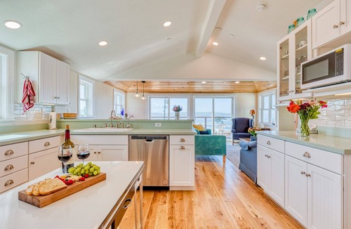 Dillon Beach Cabin | 5-Star Retreat! Dillon Beach! Dog OK~Walk to Beach~WiFi–The Lookout