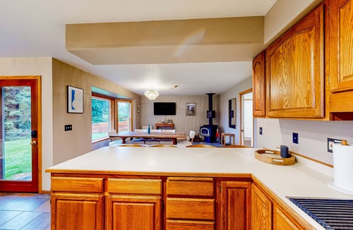 Arcata House | 55% Discount 🌅 Ocean View w Firepit & Redwoods 🌲 Near HSU 🐕👍