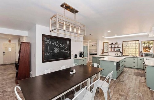 Whispering Forest House | 5B Cabin 10 min to Ski Resorts w/Game Room & Spa!