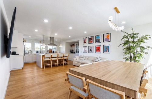 Crenshaw Villa | 5BR Villa Stunning Views Hot Tub near SoFi Intuit
