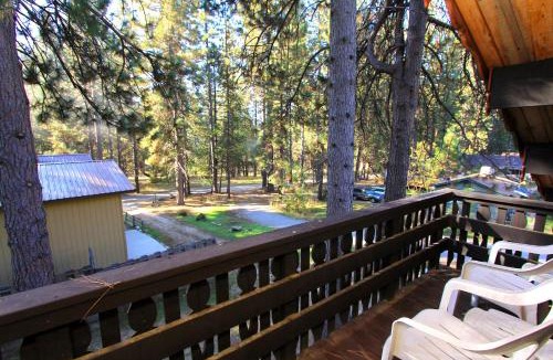 North Wawona Ski Chalet | 6B Meadow View