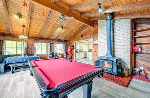Fort Lewis House | 9 Mi to Spanaway Park: Home w/Indoor Hot Tub