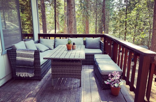 Phoenix Lake-Cedar Ridge Cabin | A family friendly cabin nestled in the Stanislaus National Forest