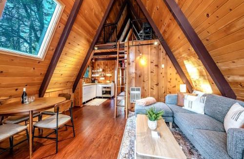 West Village House | A-Frame Escape Unique stay w comfort & style
