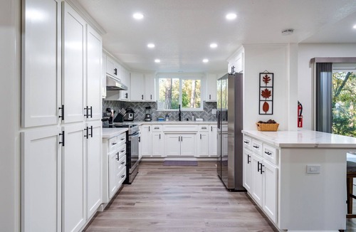 Oakhurst House | A Modern Hideaway - with hot tub, game room, and more!