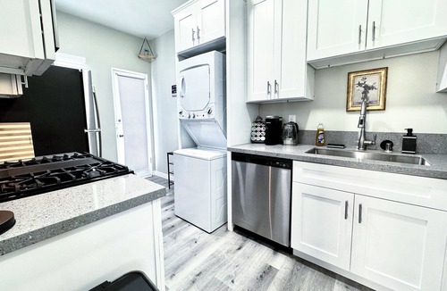 Hillcrest Apartment | A Walkable Music-Themed Escape Near Downtown