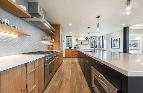Tahoma House | Aerial Grace Lakeside by Tahoe Getaways – 4BR w/Private Beach, Pier, & Buoy!