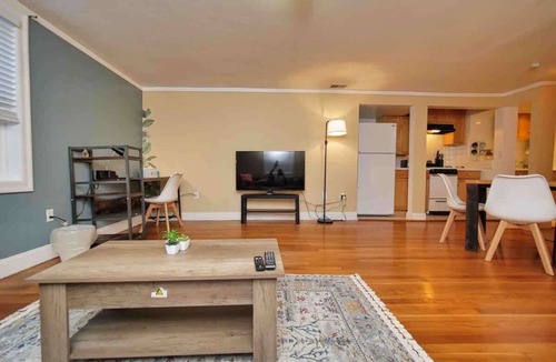 Oakland Ave - Harrison St Apartment | Affordable 2BR Apt | Uptown + Parking + Near Shops & Dining
