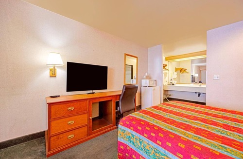Stevenson Hotel | Affordable Riverside Escape Awaits! | East Point Kite Beach - 0.2 miles