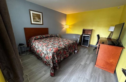 Longview Hotel | Affordable Room for Business Travelers – Ideal Central Location Access