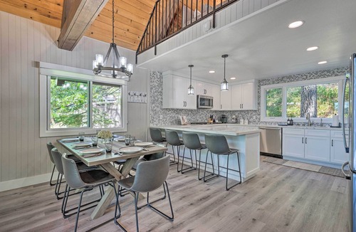 Lake Arrowhead Cabin | Airy Alpine Getaway w/Lake Arrowhead Views!