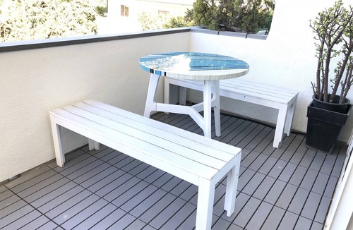 Wilshire Montana Apartment | Airy Spacious Bright Top Floor Views. Walk2 Eats Beach Downtown Medical+Hospital
