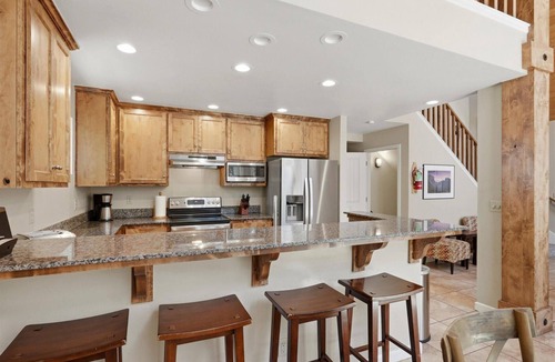 Yosemite West House | Alpine Aerie