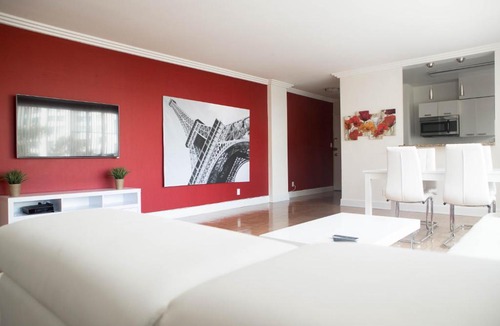 La Brea Apartment | Amazing 2bed/2 bath near the Grove