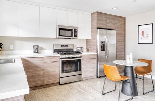 Campbell Apartment | Amazing Campbell 1BR w/ Gym, Spa & W/D, walk to WF & TJ, by Blueground
