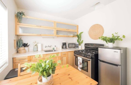 Mission Beach Apartment | Amazing Location! Chic Apt Steps to Beach & Cafes!