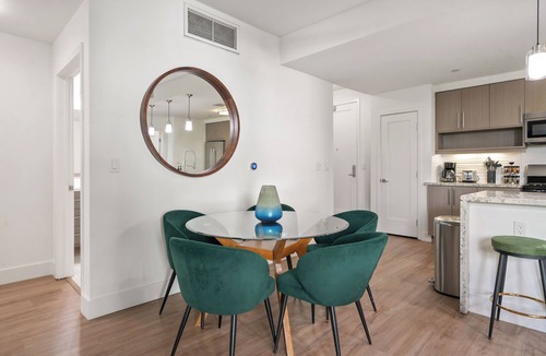 Downtown Hotel | Amber Serene Walk to Santa Monica Pier and Beach Zen Retreat Pool Gym