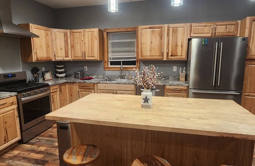 Loon Lake House | American Dream is a Cozy 2-bedroom bungalow in charming Loon Lake with AC