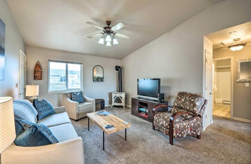 Anacortes Apartment | Anacortes Condo ~ 1 Mi to Marina & Fidalgo Bay!