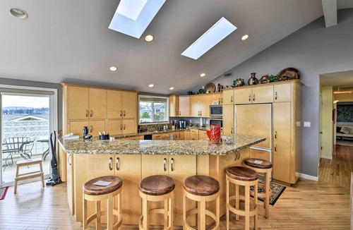 Anacortes House | Anacortes Paradise Vacation Rental w/Water Views!