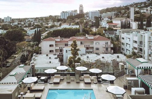 Norma Triangle House | Appreciate the Beauty of Hollywood at an Exemplary Suite! 4 Units, Rooftop Pool!