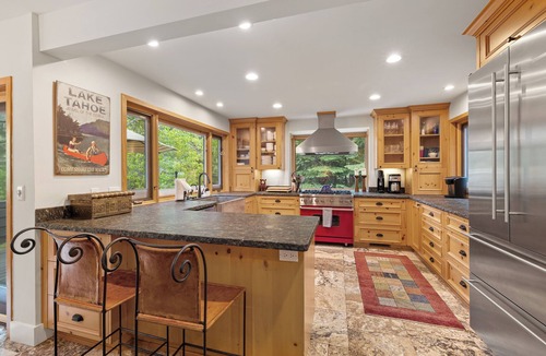 Olympic Valley Cabin | Apres on Sandy Way - Adventure-ready Palisades Home, Private Hot Tub, Near Lake Tahoe