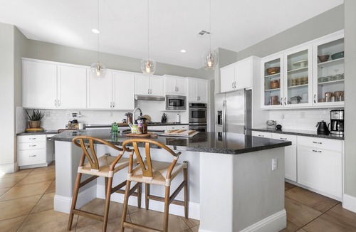 Indio House | Apricot Oasis 5bd/4ba w/Private Pool & Spa Gated Community Close to Festivals