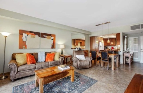 Baristo Apartment | -> April & May 2026 specials! <- DT Palm Springs Condo 2 Owls