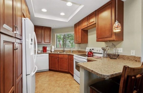 Baristo Apartment | -> April & May 2026 specials! <- DT Palm Springs Condo 2 Owls