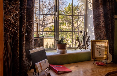 Julian Cottage | Art, hiking, relaxing under the stars in Julian/Anza Borrego