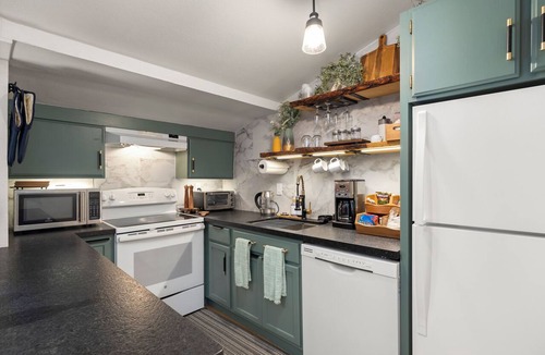 Bear Valley Condo | Ascend Remodeled Condo, SummerFun, Bear&Alpine Lake, across musical festival