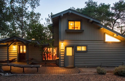Atascadero Cabin | Atascadero Lodge, Loft & Lounge