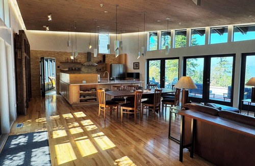 Sky Meadows Ranch Cabin | Award-Winning Modern Mountain Home · Big Stuart Range Views · EV · Love Dogs