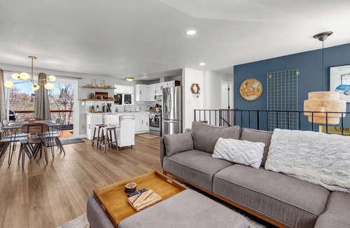 West University House | Backyard Summer Getaway Great for Family & Friends- Close to Convention Center!
