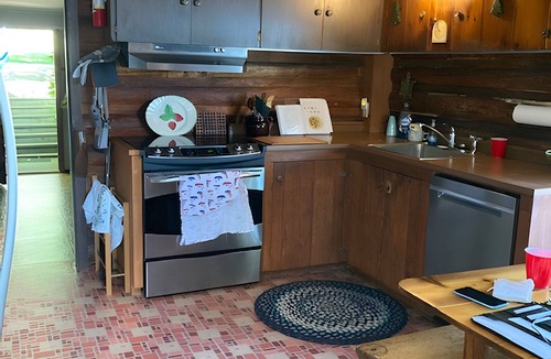 Rollingbay Cabin | Bainbridge Island Water's Edge Log Cabin just feet from the beach! Pet Friendly