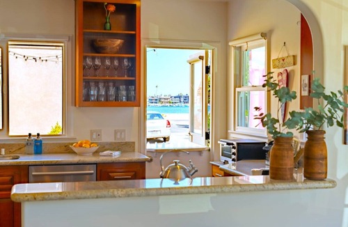Belmont Shore House | Bay front beach home, steps to the sand, shopping & dining. Parking, AC - clean!