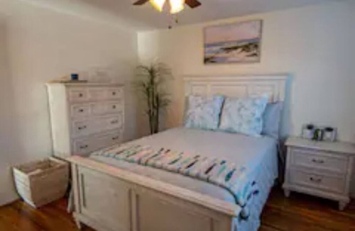Morena House | Bay Park 3-bed 2-bath with outdoor fire pit!