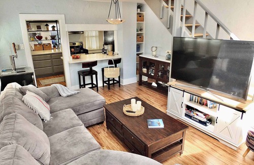 Belmont Shore House | Beach Paradise, Steps to the Beach, Sleeps 8