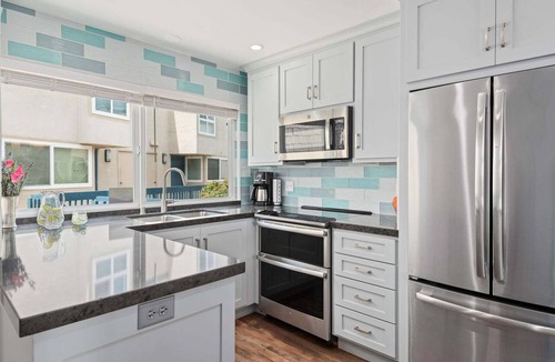 Carpinteria Condo | Beach Retreat Condo with a Heated Pool & Hot Tub!